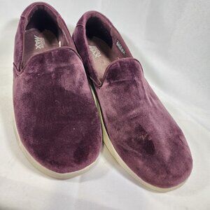 Skechers Burgandy Goga Max Velvet Slip On Shoes Size 11